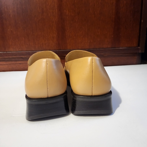 Franco Sarto Tan Loafer Size 7 Narrow - Picture 6 of 6
